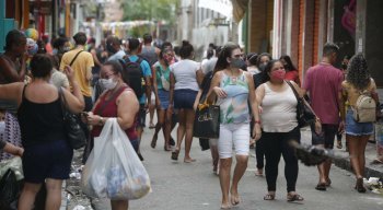 Movimentação foi intensa no primeiro dia de reabertura no Recife