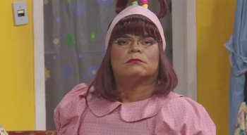 Pois fique sabendo que o imperialismo do machismo aca-bou-sse! Elas que lutem! Cinderela é lapada!