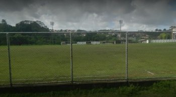 Helicóptero caiu em campo de estádio de Camaragibe