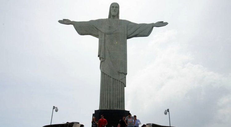 Turma do Barra: E se o Cristo Redentor fosse construído no Recife?