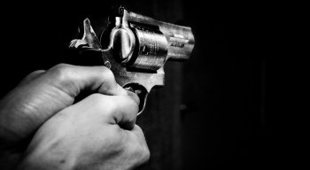 Dois homens foram mortos a tiros em Pedras