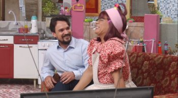 Cindy ficou toda toda para o lado do médico das estrelas.... Será que Matheus levou ponta?