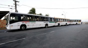 Acidente envolvendo três ônibus no Cais de Santa Rita