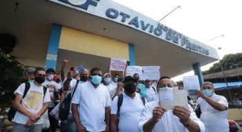 A demissão em massa, e sem justificativa, afeta os trabalhadores desligados e o restante das outras categorias que garantem o atendimento no Hospital Otávio de Freitas