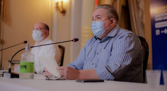 Secretário de Saúde de Pernambuco alerta para riscos nas campanhas eleitorais durante a pandemia