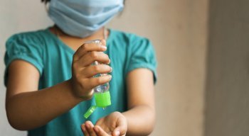 Crianças também precisam de cuidados para evitar contaminação pelo coronavírus