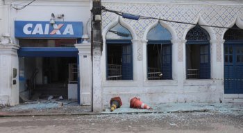 Bandidos explodiram agência da Caixa Econômica de Paudalho