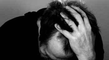 Estudo da Universidade de Oxford aponta que um em cada 16 pacientes do coronavírus pode ter doença mental em três meses