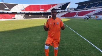 Negueba acertou por empréstimo com o Santa Cruz até o final da Série C.