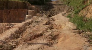 Os moradores da localidade cobram uma solução que já se arrastam por anos