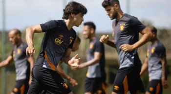 Volante Ricardinho pode entrar entre os titulares do Sport nesta quinta-feira.