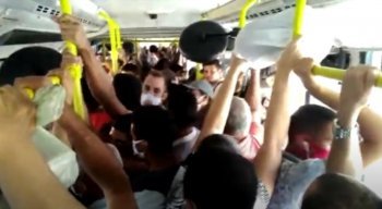Telespectador registrou a aglomeração em BRT e mandou o vídeo para a produção do Por Dentro com Cardinot