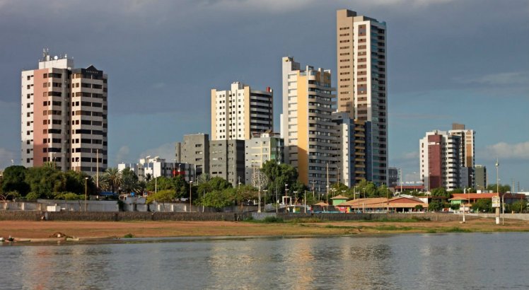 Petrolina foi a cidade que mais gerou emprego no mês de março em Pernambuco