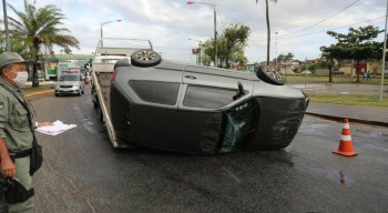 Trânsito ficou bastante complicado na via, no sentido Recife