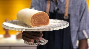 Bolo de Rolo preparado pelo chef Rivandro França