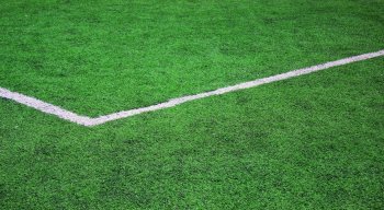 Um empresário do setor estaria cobrando R$ 10 por cada atleta amador que fosse jogar num dos dois seus campos instalados na cidade