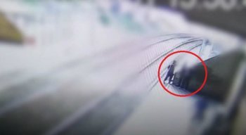 Os bandidos renderam o vigilante na plataforma do metrô