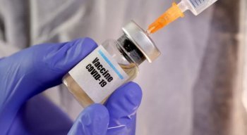 UE fez a compra de 300 milhões de doses da vacina desenvolvida pela Universidade de Oxford