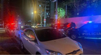 Viaturas da Polícia Militar estiveram no bar em Boa Viagem, na Zona Sul do Recife
