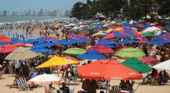 Domingão de feriado na praia de Boa Viagem
