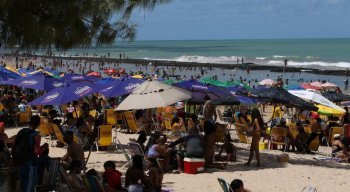 Praia de Boa Viagem lotada em dia de Feriadão de Sete de Setembro.