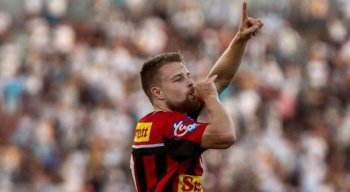 Marcos Serrato desembarca no Recife nesta segunda-feira para assinar com o Sport.