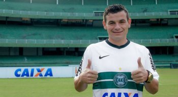 Aos 31 anos, Ruy pertence ao Coritiba e negocia com o Náutico