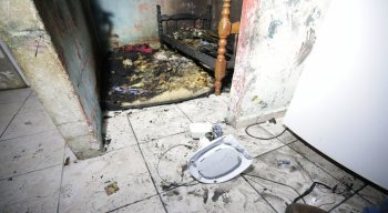 Incêndio que aconteceu no bairro do Cordeiro, em Recife, e causou a morte de duas crianças
