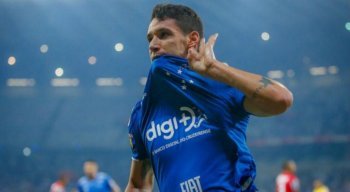 Thiago Neves estava no Cruzeiro em 2019 e neste ano acertou recentemente a saída do Grêmio.