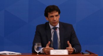 Marcelo Álvaro Antônio segue despachando de casa sem sintomas