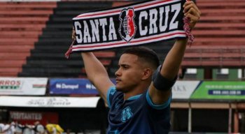 André, volante do Santa Cruz, realizou o sonho de virar jogador de futebol profissional
