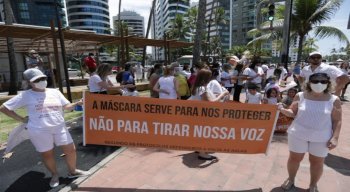 Apesar de defender a retomada das aulas de forma segura, alguns pais estavam sem máscara