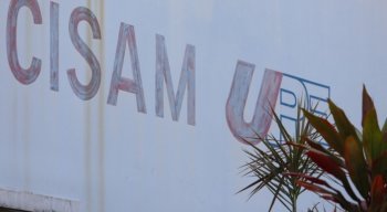 Menina foi internada no Centro Integrado de Saúde Amaury de Medeiros (Cisam-UPE)