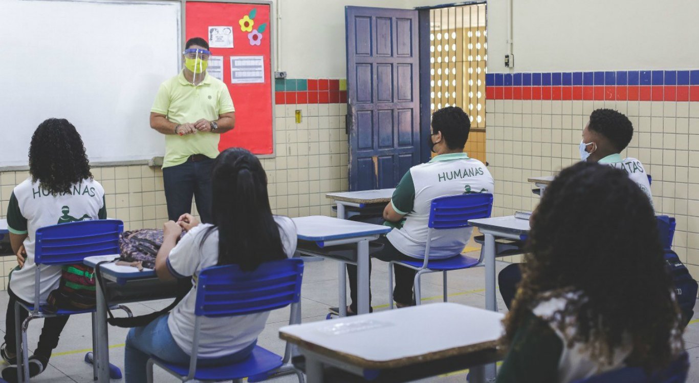 A Justiça do Trabalho determinou a suspensão das aulas presenciais em Pernambuco