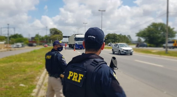 Corpus Christi: PRF reforça fiscalização nas rodovias de Pernambuco