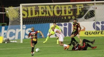 Ex-Sport, Patrick marcou dois dos cinco gols do Internacional.