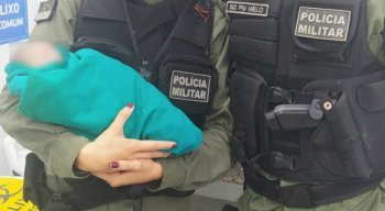 A recém-nascida foi salva por policiais militares no Cabo de Santo Agostinho