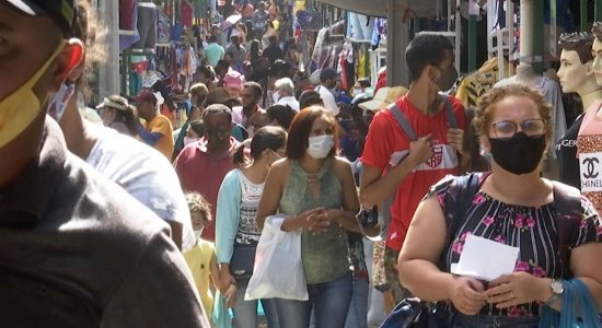 Movimentação na Feira da Sulanca, em Caruaru
