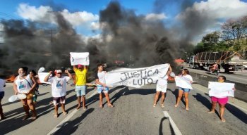 Eles se reuniram para pedir providências das autoridades depois que o adolescente foi morto com um tiro de fuzil