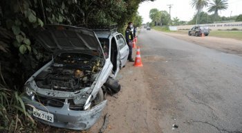 O motorista do outro veículo que teria provocado o acidente abandonou o local sem prestar socorro