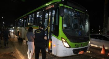 O ônibus do acidente em Olinda fazia a linha PE-15 Afogados