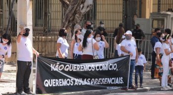 O movimento "Aulas Já" foi organizado pelo Sindicato das Escolas Particulares de Pernambuco com o apoio de famílias de alunos
