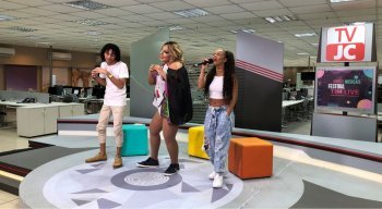 As bandas Sentimentos e Amigas do Brega agitaram o esquenta para o Festival TIM Live da TV Jornal