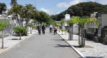 No Recife, os cinco cemitérios públicos estarão abertos para visitação, das 7h às 18h