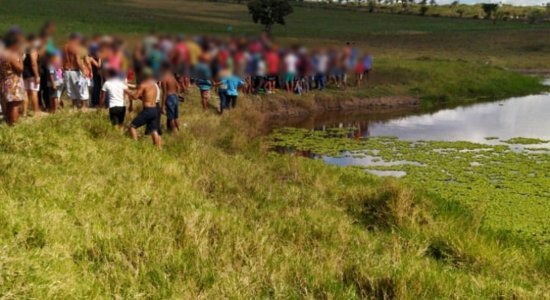 Adolescentes se afogaram em açude