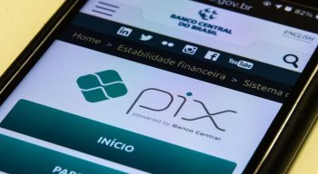A chave Pix previamente cadastrada pode ser CPF, CNPJ, e-mail, número de celular ou chave aleatória