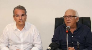 Vice-presidente Carlos Frederico (E) ao lado do presidente Milton Bivar.