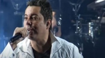 Morre cantor Louro Santos