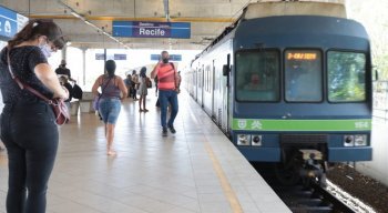 O transtorno na Estação Largo da Paz é por conta da interdição de um trilho que faz o sentido cidade subúrbio da linha sul com destino a Cajueiro Seco