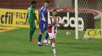 kieza foi autor do segundo gol da vitória do Timbu